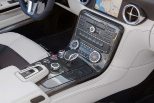 Mercedes Benz SLS AMG 2011