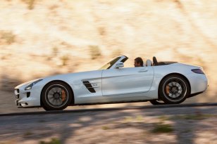 Mercedes Benz SLS AMG 2011