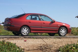 Mitsubishi Carisma 1999 - 2001
