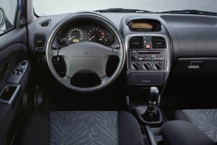 Mitsubishi Carisma 1999 - 2001