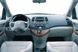 Mitsubishi Grandis 2004 - 2011