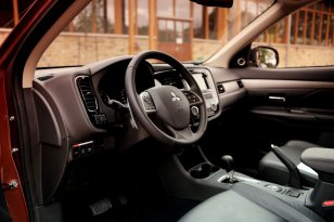 Mitsubishi Outlander 2012