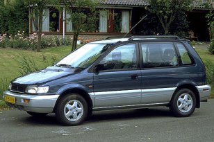 Mitsubishi Space Runner 