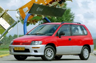 Mitsubishi Space Runner