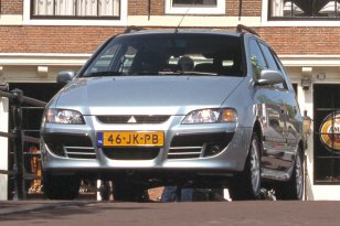 Mitsubishi Space Star 2002 - 2004