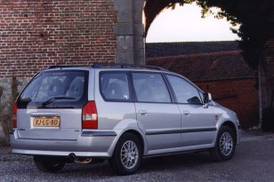 Mitsubishi Space Wagon 1999 - 2004