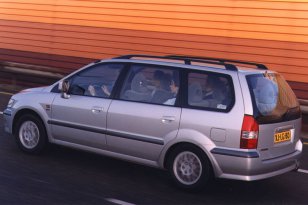 Mitsubishi Space Wagon 1999 - 2004