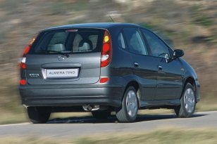 Nissan Almera Tino 2003 - 2006
