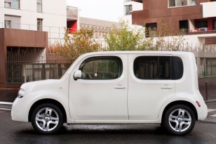 Nissan Cube 2010 - 2011