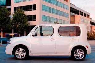 Nissan Cube 2010 - 2011