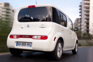 Nissan Cube 2010 - 2011
