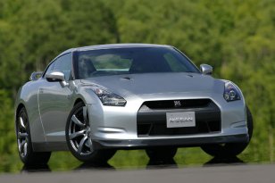 Nissan GT-R