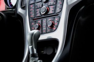 Opel Astra 2009 - 2012