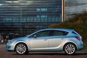 Opel Astra 2009 - 2012