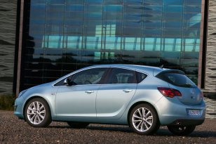 Opel Astra 2009 - 2012