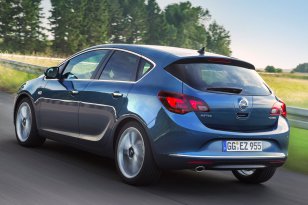 Opel Astra 2012