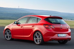Opel Astra 2012