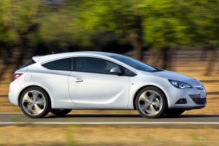 Opel Astra 2012