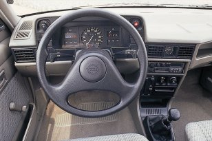 Opel Kadett 1989 - 1991