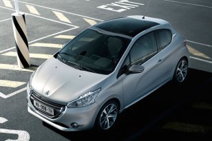 Peugeot 208 2012