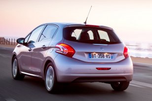 Peugeot 208 2012