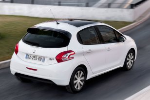 Peugeot 208 2012