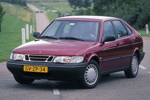 Saab 900 