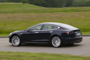 Tesla Model S 2013