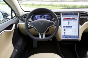 Tesla Model S 2013