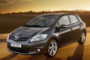 Toyota Auris 2010 - 2013