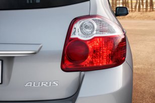 Toyota Auris 2010 - 2013