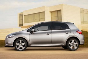 Toyota Auris 2010 - 2013