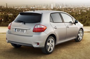 Toyota Auris 2010 - 2013
