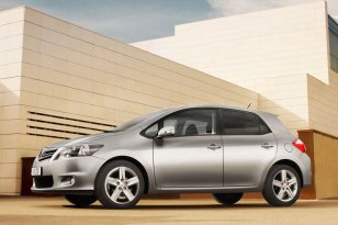 Toyota Auris 2010 - 2013