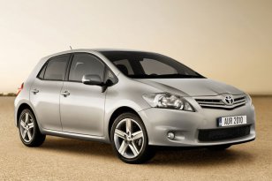 Toyota Auris 2010 - 2013