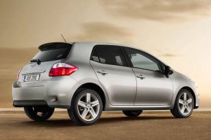 Toyota Auris 2010 - 2013