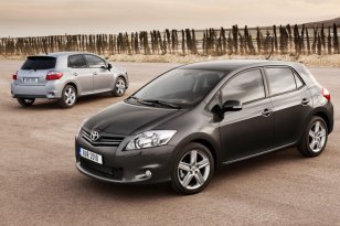 Toyota Auris 2010 - 2013