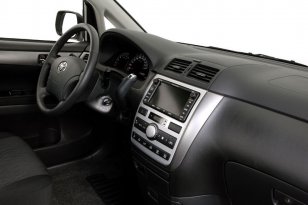 Toyota Avensis Verso 2003 - 2006