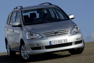 Toyota Avensis Verso 2003 - 2006