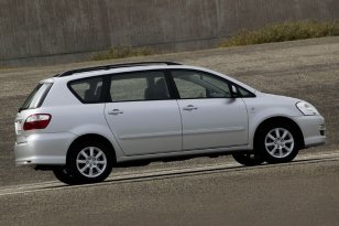 Toyota Avensis Verso 2003 - 2006