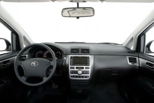 Toyota Avensis Verso 2003 - 2006