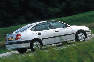 Toyota Avensis 2000 - 2003