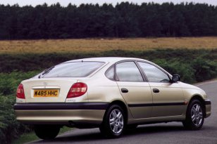 Toyota Avensis 2000 - 2003