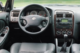 Toyota Avensis 2000 - 2003