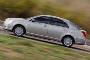 Toyota Avensis 2003 - 2006