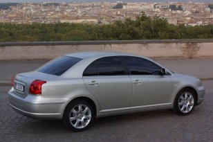 Toyota Avensis 2003 - 2006