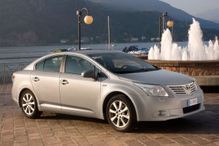 Toyota Avensis 2009 - 2012