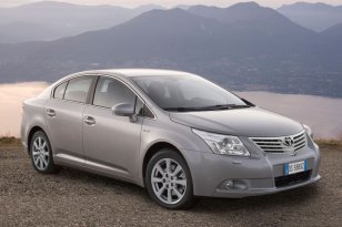 Toyota Avensis 2009 - 2012