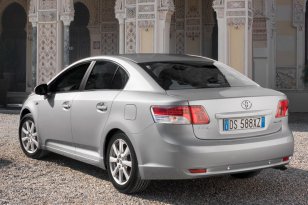 Toyota Avensis 2009 - 2012