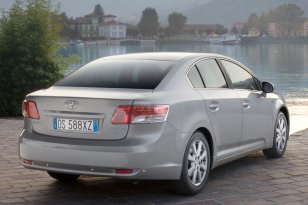 Toyota Avensis 2009 - 2012